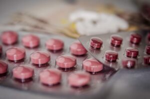 プロテインと薬の飲み合わせは安全なのか？