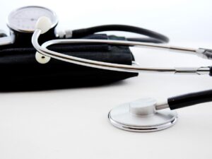 高齢者が薬で血圧が下がりすぎる原因とは？